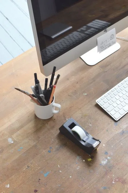 person-holding-pen-near-paper-sv8ooqaub-o
